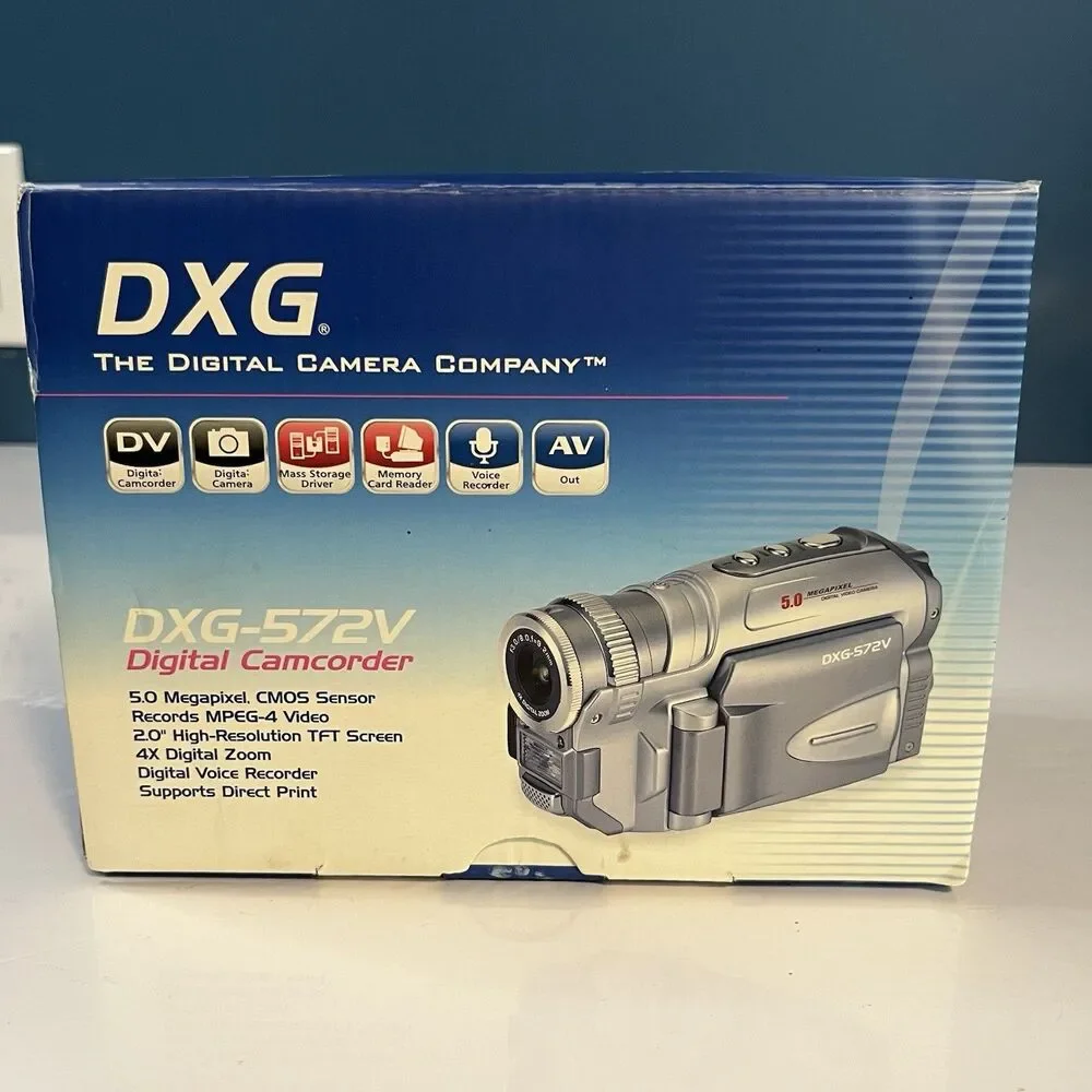 DXG 572V Digital Camcorder/5.0 Megapixel  4x Digital Zoom Open Box